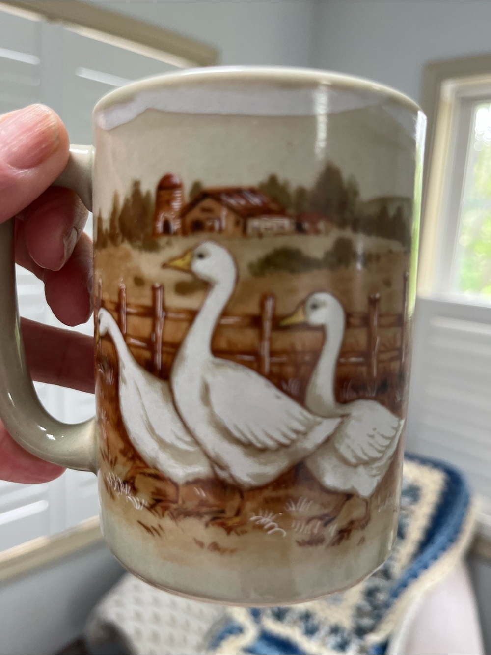 Vintage Farm Goose Ceramic Mug in Cream and Brown - Picture 6 of 11